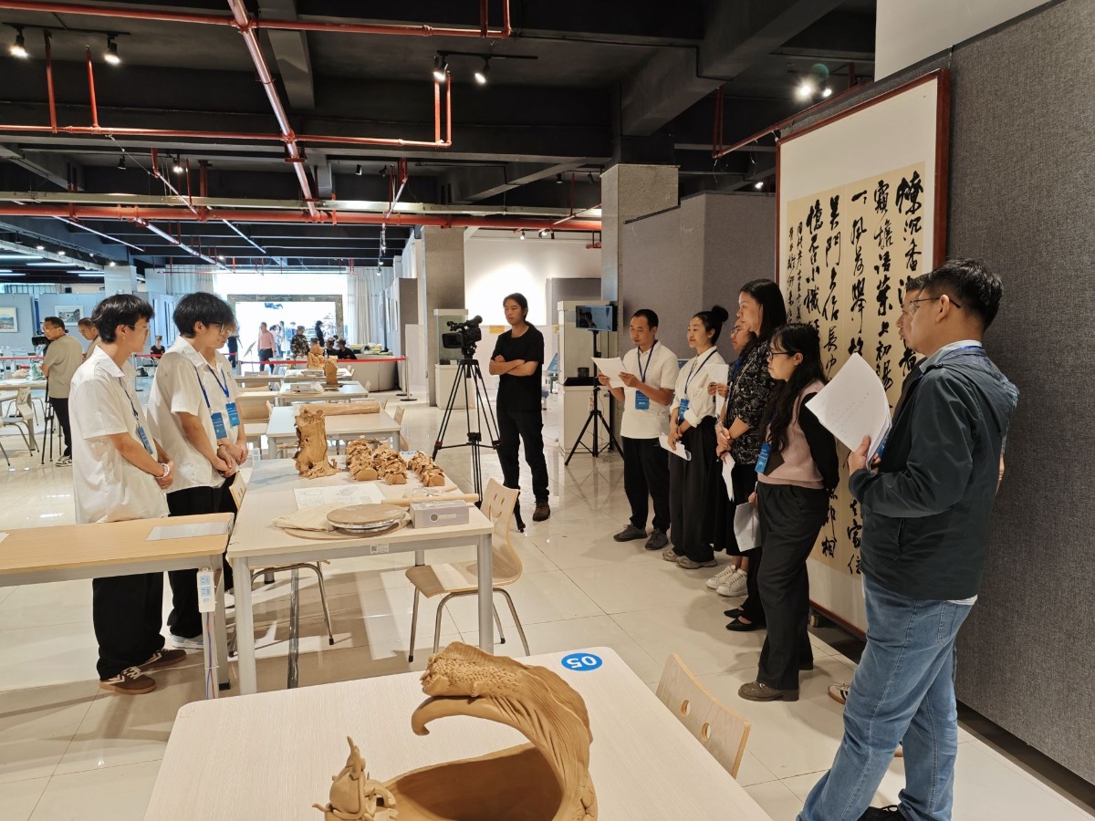 技炫青春 能创未来 | 2025年云南省职业院校技能大赛工艺美术品设计与制作赛项高职组在楚雄开赛